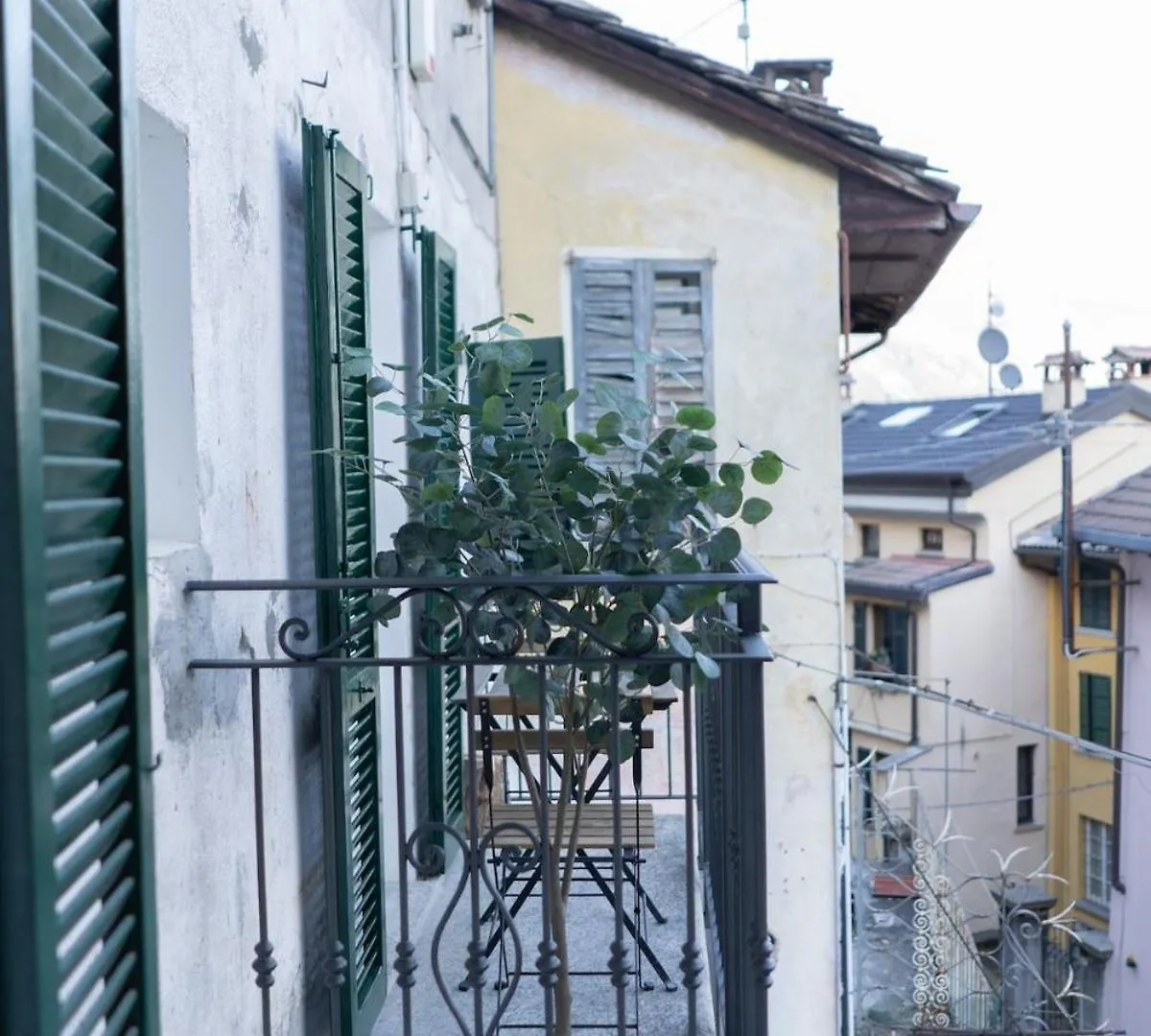 Color House Vista Lago Brienno 0*,